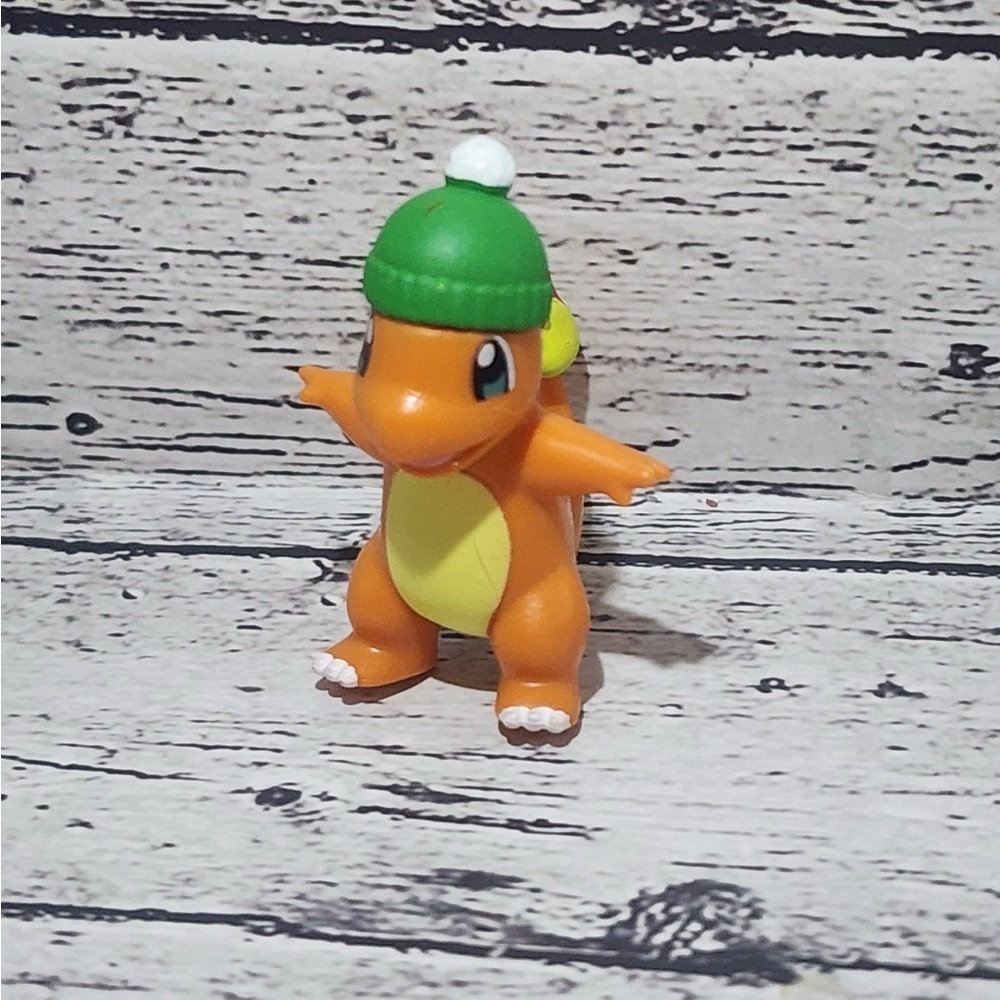Pokemon Battle Figure Charmander Green Winter Hat 2021 Holiday Edition